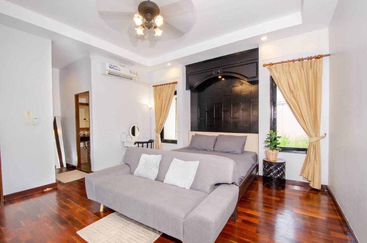 picture 3 Bedrooms Pool Villa in Mabprachan for Sale - 8/11