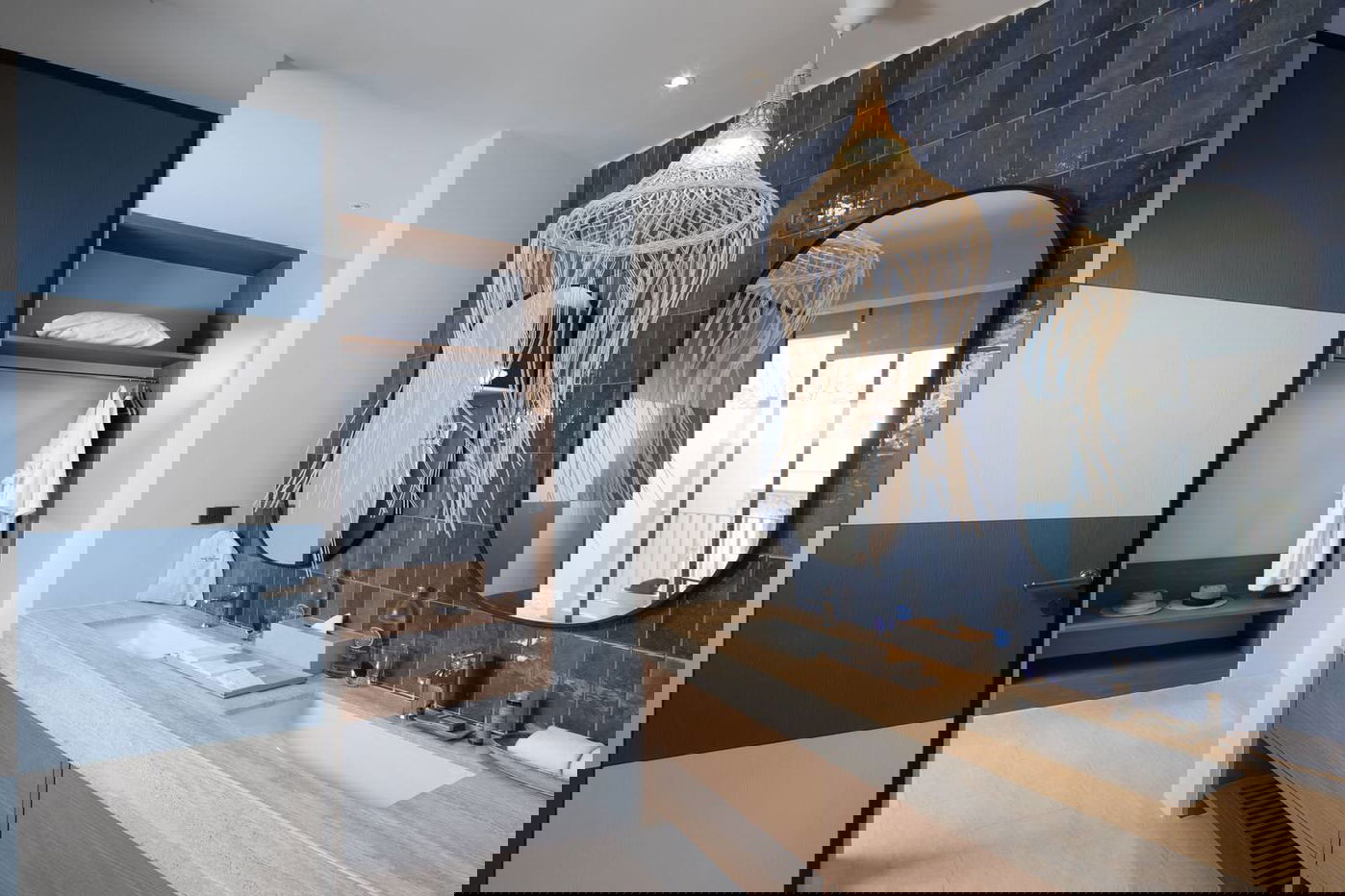 picture Luxury 4 Bedrooms Pool Villa in Na Jomtien for Sale - 13/16