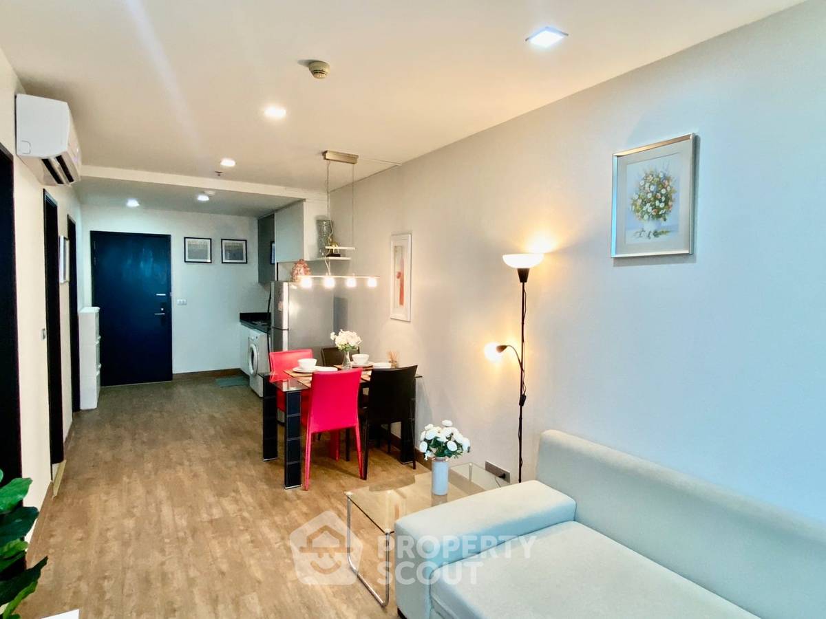 picture 2-BR Condo at Sky Walk Residences near BTS Phra Khanong (ID 886835) - 3/10