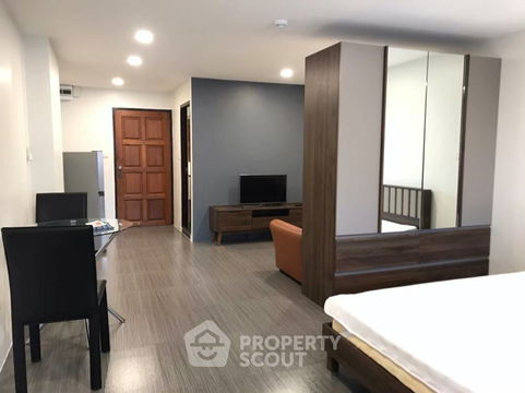 Studio Condo at I.T.F. Silom Palace Condominium near BTS Chong Nonsi (ID 509193)