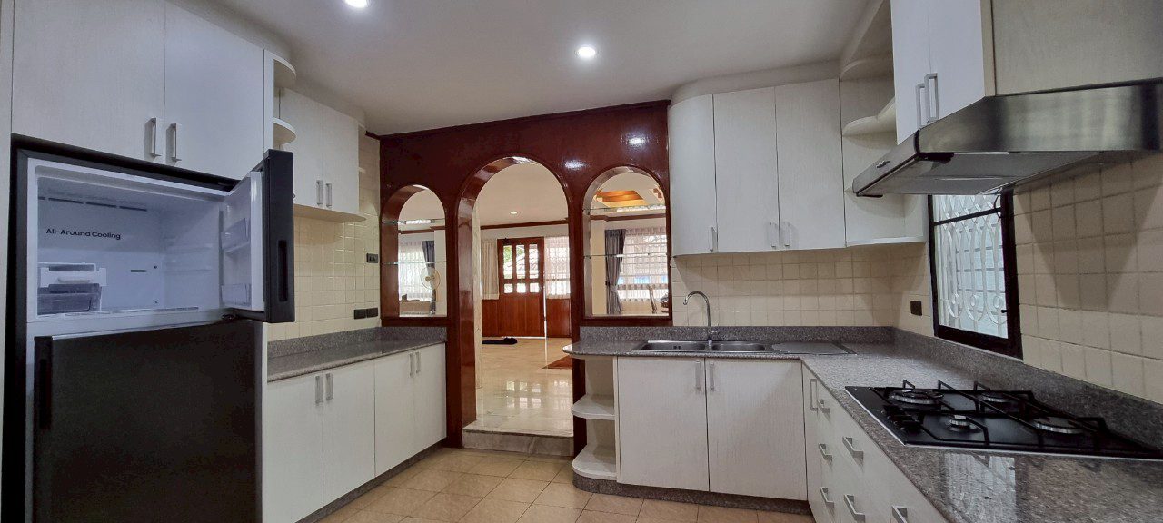 picture Spacious 4-Bedroom House for Rent in Central Pattaya - 8/20