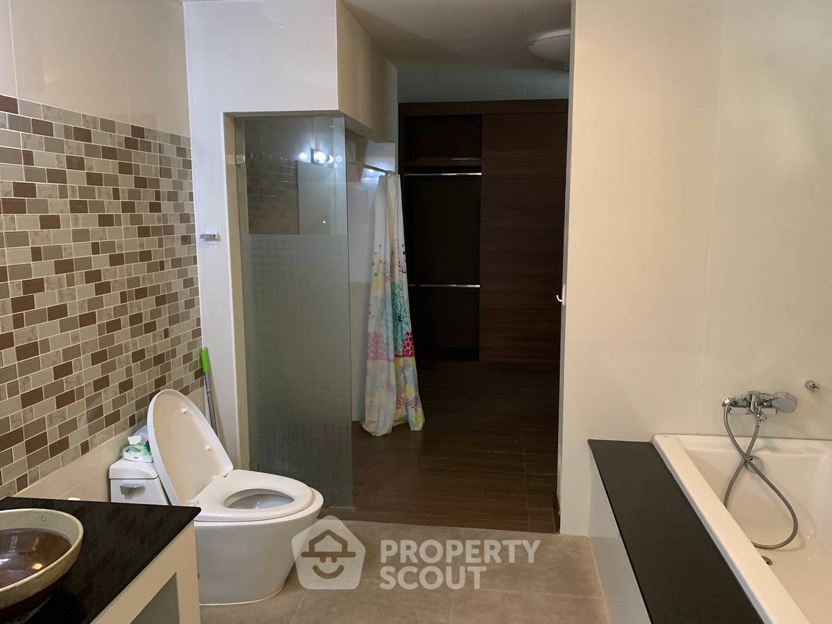 picture 2-BR Condo at Baan Piyabutr near BTS Thong Lor (ID 374228) - 2/10