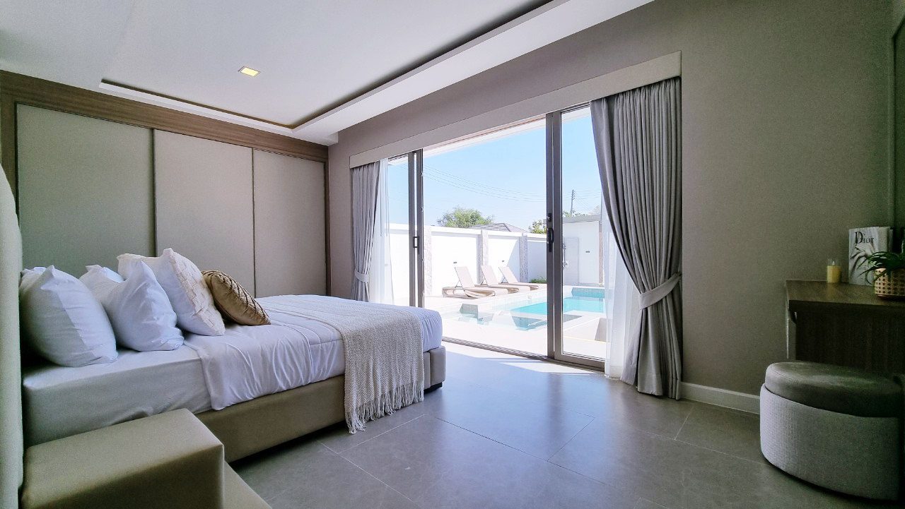 รูป ขายพูลวิลล่าหรูสไตล์โมเดิร์นในห้วยใหญ่ - รูปที่ 9/22