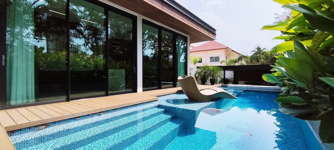 รูป พูลวิลล่าหรูทันสมัยในจอมเทียน - รูปที่ 2/31