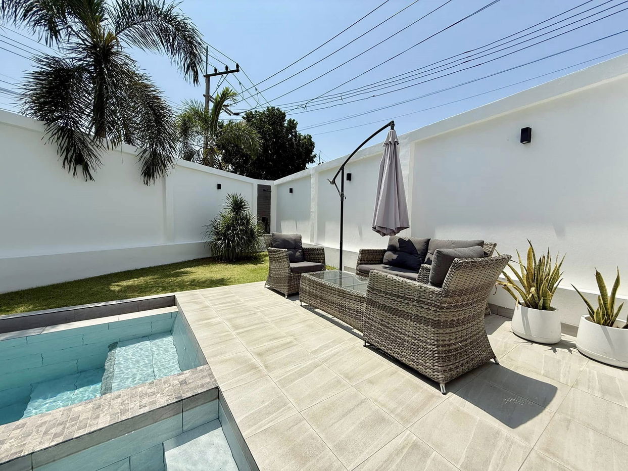 รูป ขายพูลวิลล่า 3 ห้องนอน สไตล์โมเดิร์น ในห้วยใหญ่ - รูปที่ 18/18