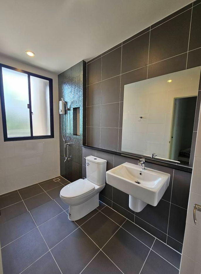 picture Home for rent at Baan Klang Muang Rama 9 - Krungthep Kreetha - 2/7