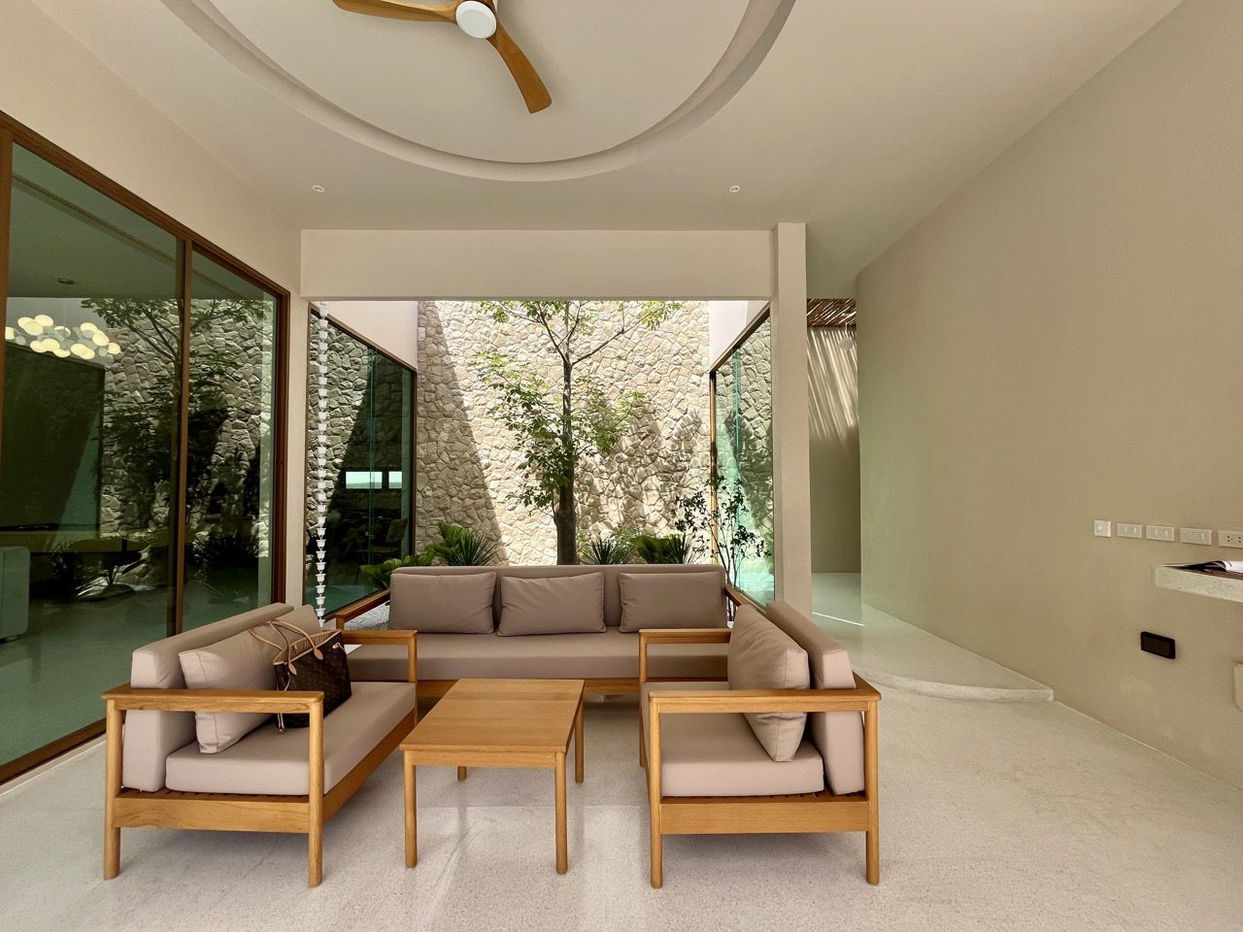 รูป Luxury 9-Bedroom Pool Villa for Sale in Jomtien - รูปที่ 11/20