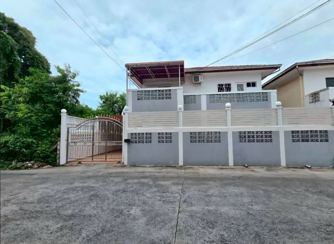 รูป ให้เช่าบ้านเดี่ยวสองชั้นในพัทยากลาง - รูปที่ 1/16