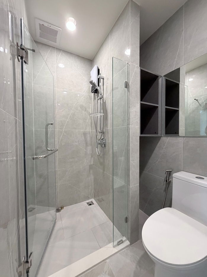 picture For Rent " 𝐍𝐮𝐞 𝐃𝐢𝐬𝐭𝐫𝐢𝐜𝐭 𝐑𝟗 " 1 Bedroom 1 Bathroom , Size 26 Sq.m. Near : GTower , MRT-Rama9 - 9/19