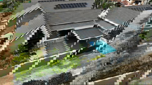 Luxurious Pool Villa at Mabprachan