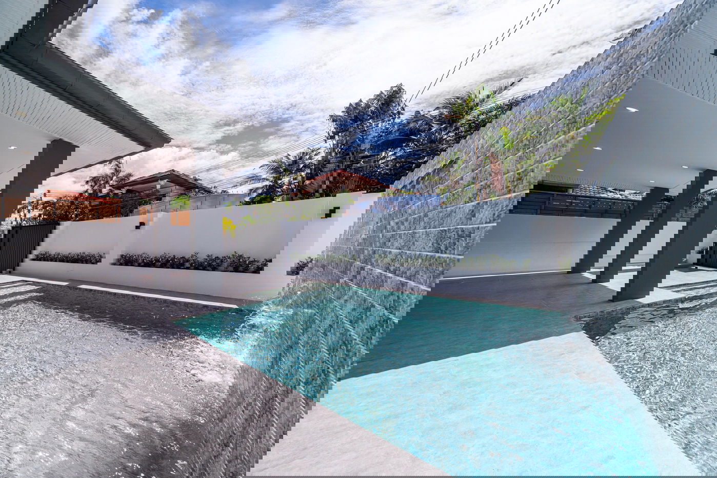 รูป Luxury 5-Bedroom Pool Villa for Sale in Jomtien - รูปที่ 2/15