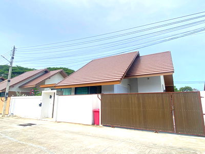 บ้านเดี่ยว ถนนห้วยใหญ่ : 3 Bedroom House for Sale in Huay Yai Pattaya