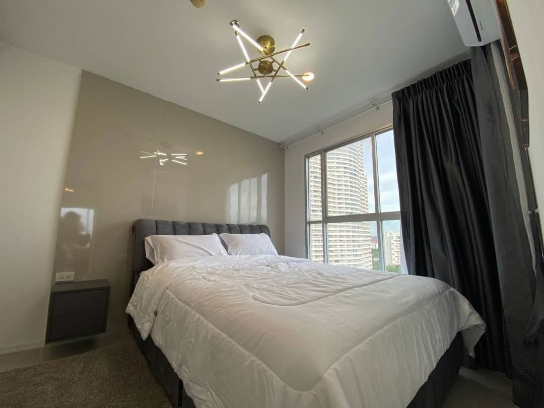 picture Lumpini Jomtien 3-Bedroom Condo for Sale with Direct Sea View - 10/17