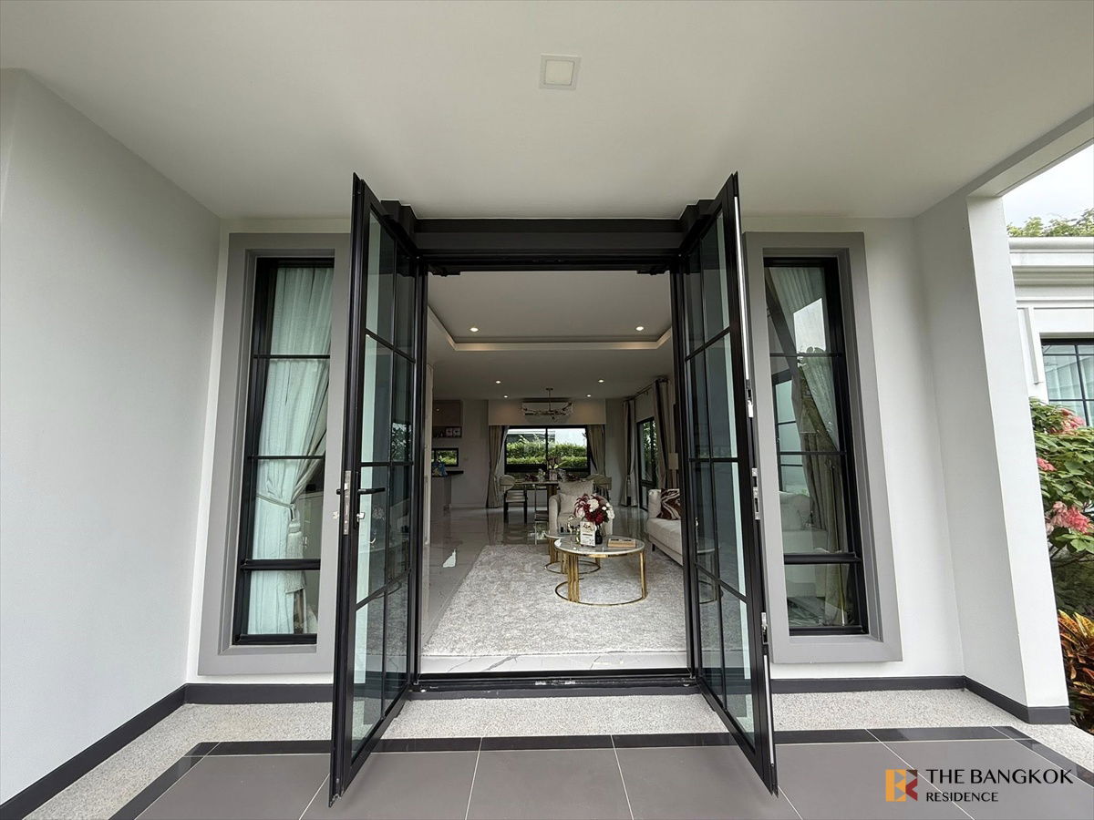 picture the privilege of luxury in an economic hub location setthasiri chaengwattana prachachuen2 - 11/19