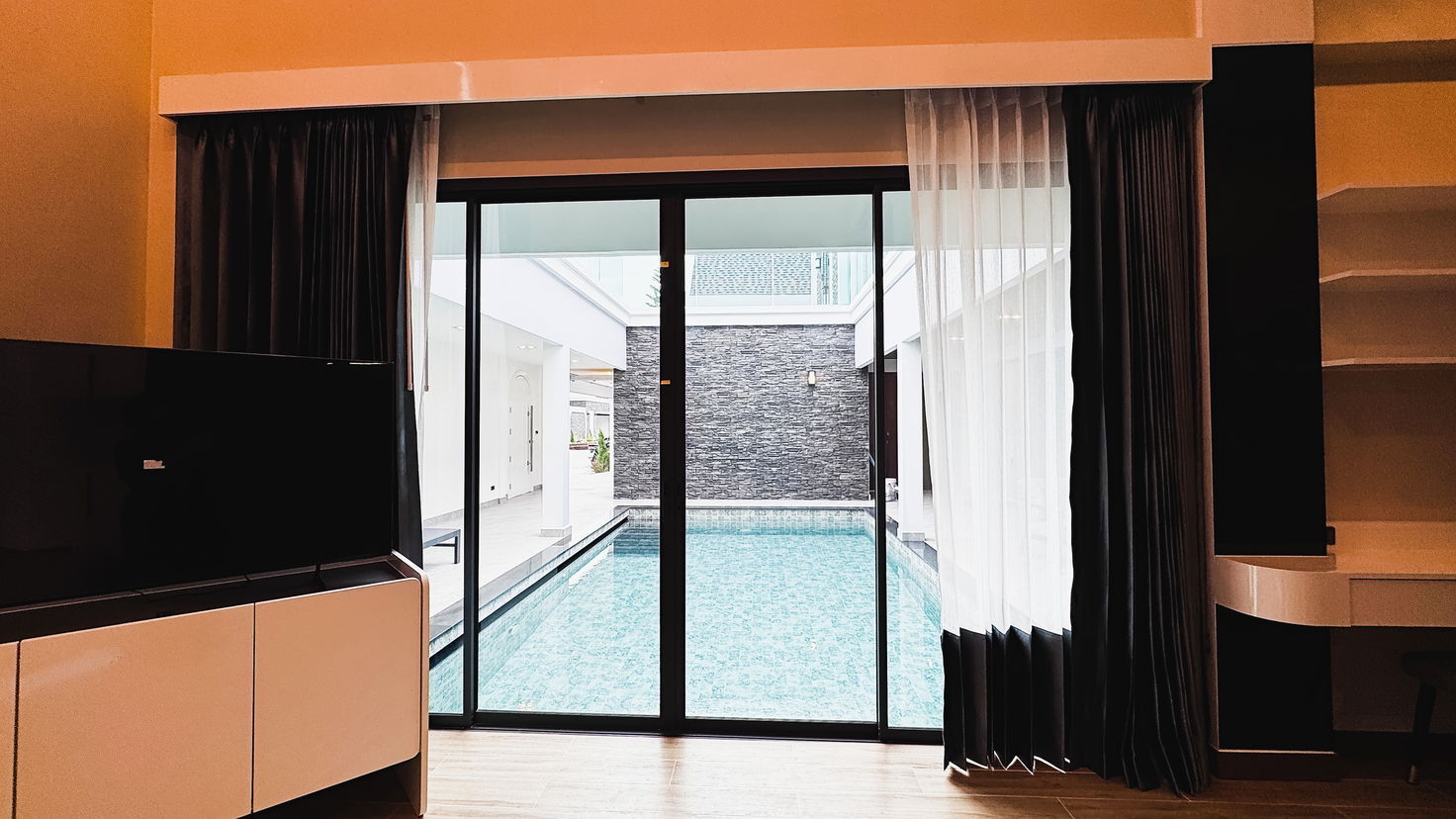 รูป วิลล่าหรูสไตล์อังกฤษให้เช่า – พัทยาตะวันออก - รูปที่ 13/23