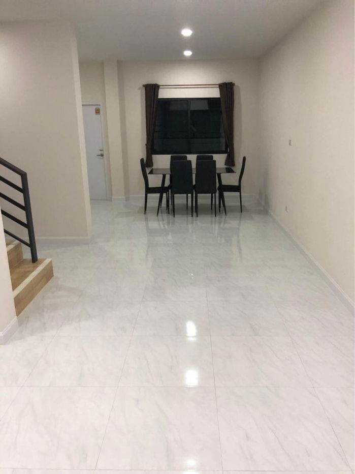 รูป ให้เช่าทาวน์โฮมสองชั้น 3 ห้องนอน   2 ห้องนำ้  1  ห้องครัว  1  ที่จอดรถ - รูปที่ 3/11