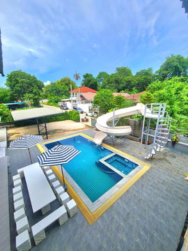 8 Bedrooms Pool Villa for Sale in Bangsaray