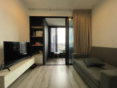 Renting Ideo mobi asoke 1bed best price