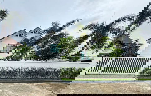 ขายพูลวิลล่าหรู 3 ชั้น – พัทยาเหนือ