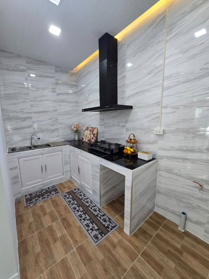 รูป ทาวน์เฮ้าส์ รีโนเวท พร้อมหิ้วกระเป๋าเข้าอยู่ได้เลย  หมู่บ้าน เคซี.รามอินทรา 8 ถนนไทยรามัญ คลองสามวา เฟอร์นิเจอร์มากมาย - รูปที่ 13/26