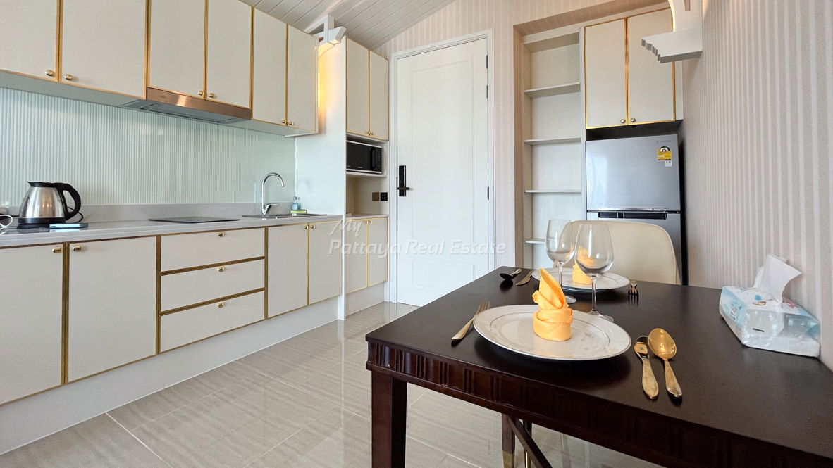 picture 🛏️ 1 Bed - 🛁 1 Bath - 🏙️ Pool Views - 🌏 FOREIGN name - 🏢 Grand Florida Beachfront Resort Pattaya - Ref: GF09 - 4/21