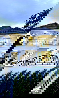 บ้านเดี่ยว ทิฟฟานี่โชว์ พัทยา  : Luxury 5-Bedroom Pool Villa for Sale in North Pattaya