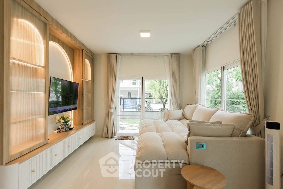 รูป บ้าน 3-ห้องนอน ที่ วิลลาจจิโอ 3 ศรีนครินทร์-บางนา ใน บางแก้ว (ID 2463424) - รูปที่ 3/17