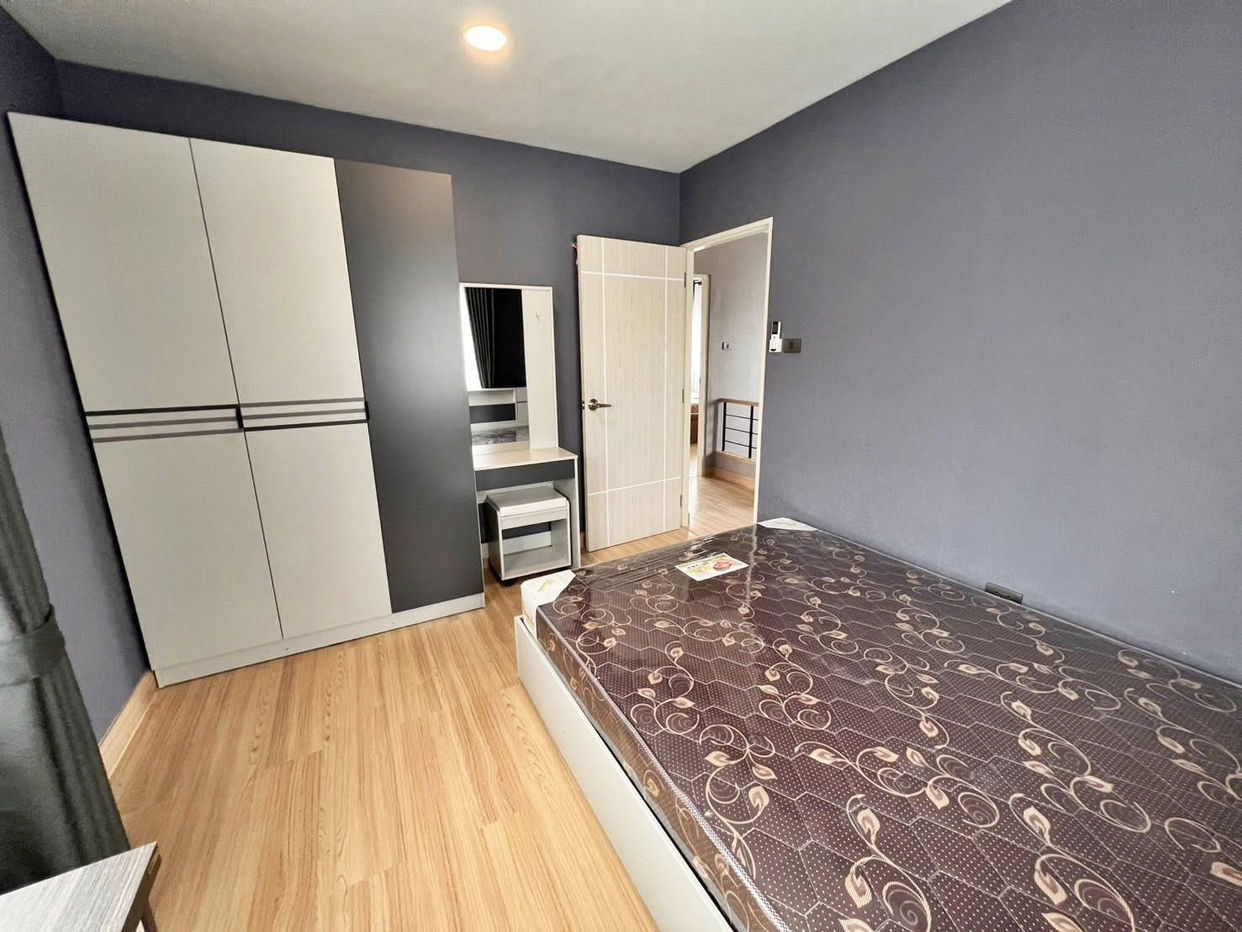 picture 3 Bedrooms Modern House in East Pattaya for Rent - 5/8