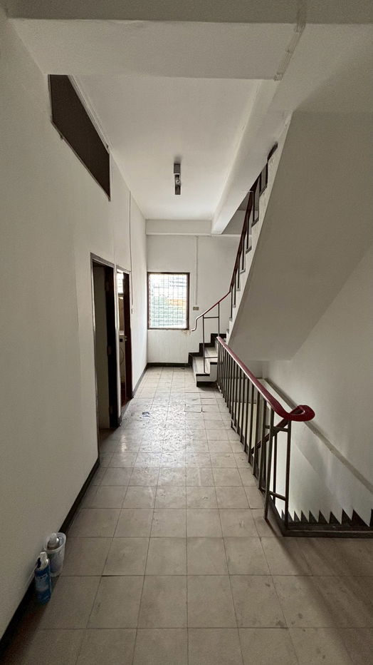 picture Commercial building for sale, 14 sq wah, good location on Petchburi Road. - 5/43