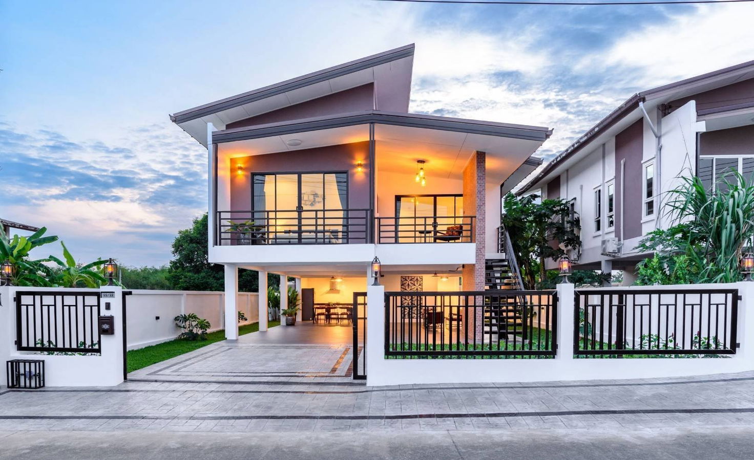 picture Modern 2-Storey House for Sale 3 Bedrooms in Sattahip - 1/16