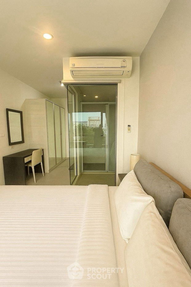 picture 2-BR Condo at Life Ratchadapisek near MRT Huai Khwang (ID 2463751) - 2/6