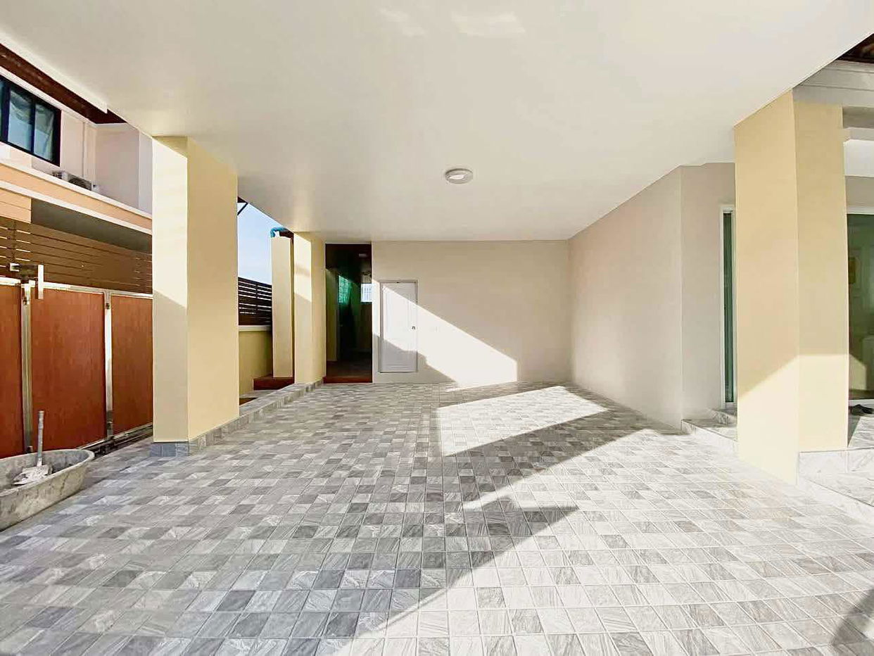 picture Two-Storey House for Sale in Nong Prue - 2/14