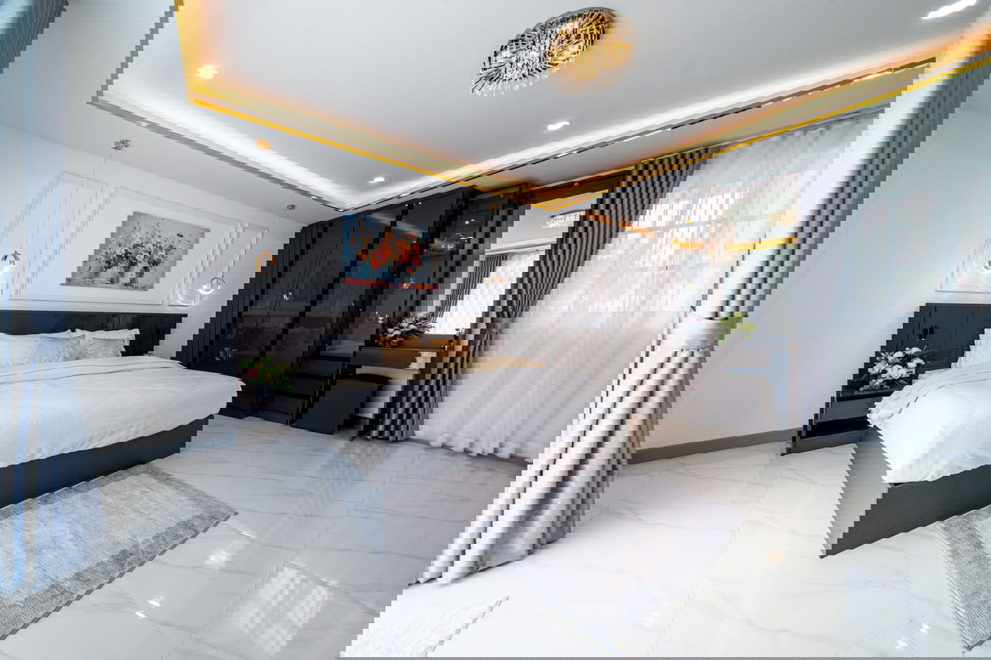 picture Elegant 4-Bedroom Pool Villa for Sale in East Pattaya - 14/19