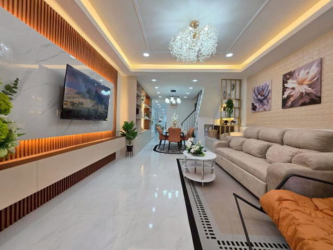 ขายทาวน์เฮ้าส์ตกแต่งสวย 3 ห้องนอน ในโรงโป๊ะ พัทยา