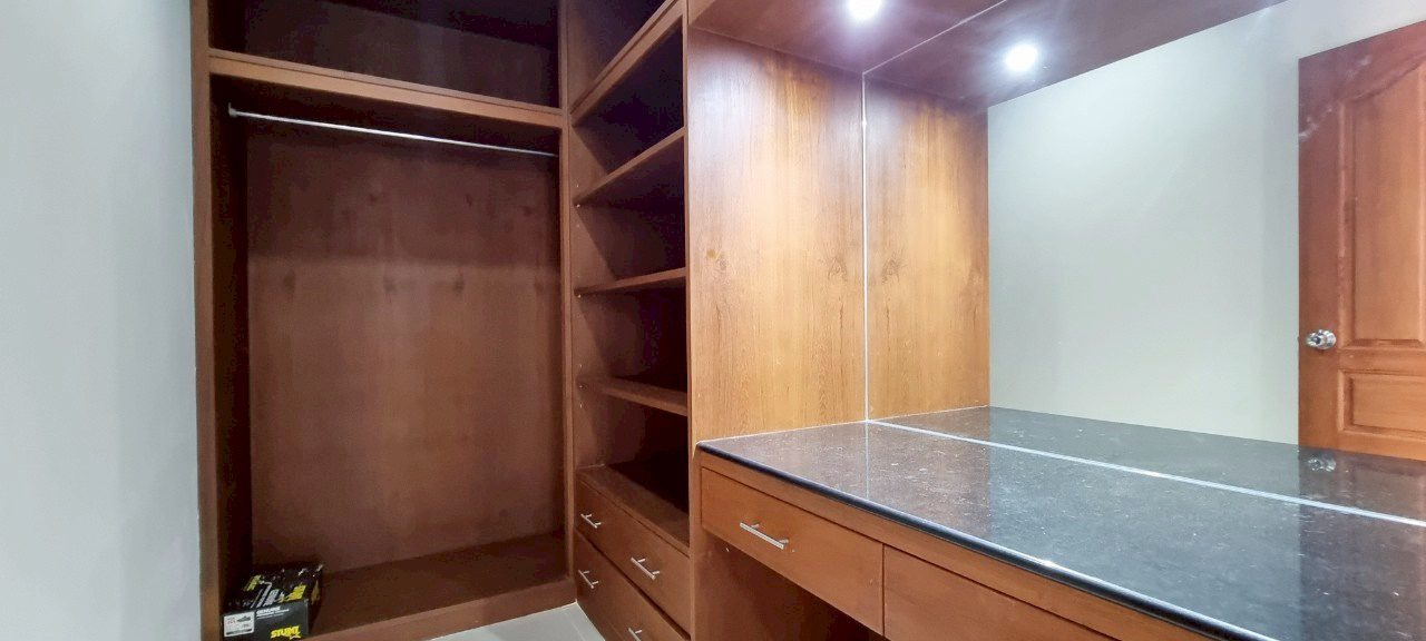 picture 4 Bedrooms House for Sale in East Pattaya - 8/21