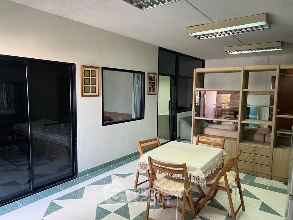 picture 2-BR Condo at Chokchai Ruammit Condominium near MRT Ratchadaphisek (ID 1786764) - 4/5