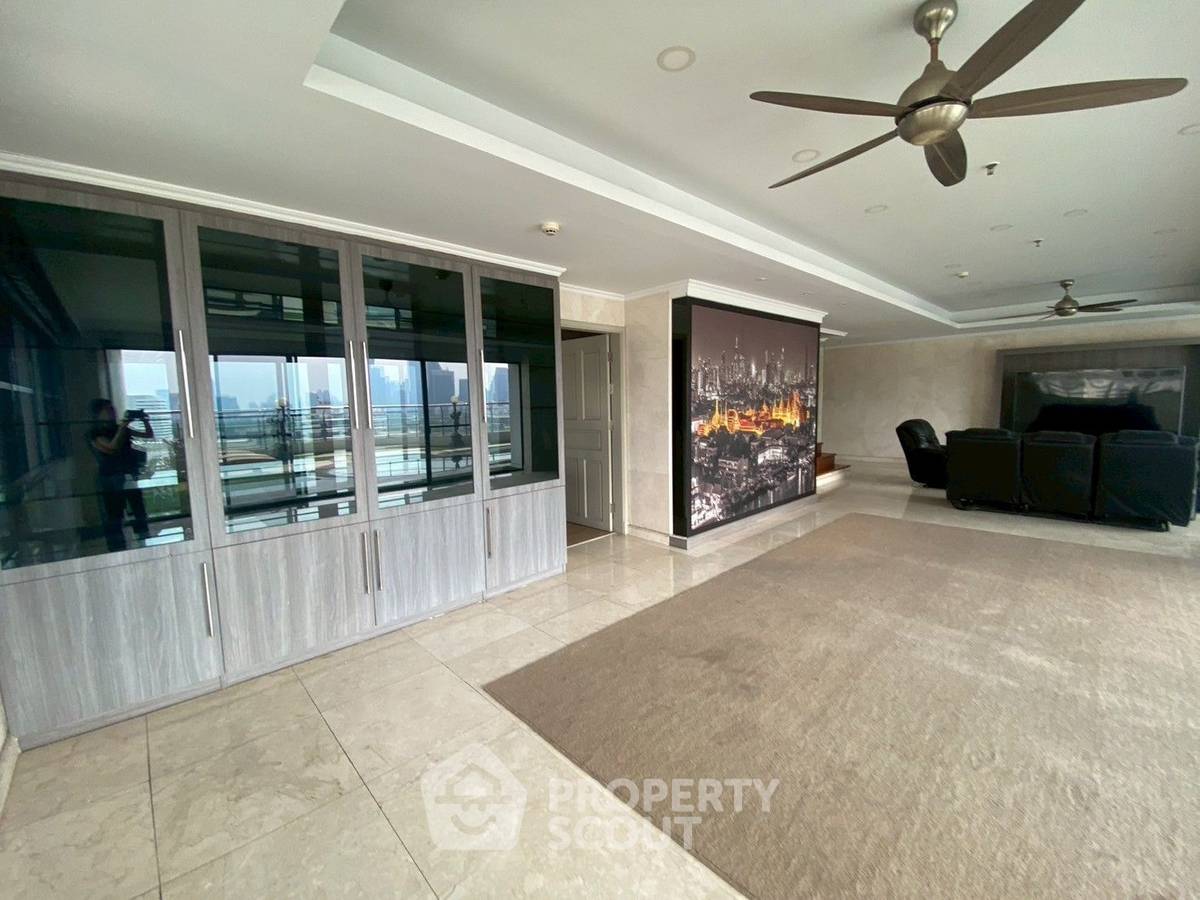 picture 4-BR Condo at Le Raffine Sukhumvit 24 Condominium near BTS Phrom Phong (ID 2085008) - 6/27
