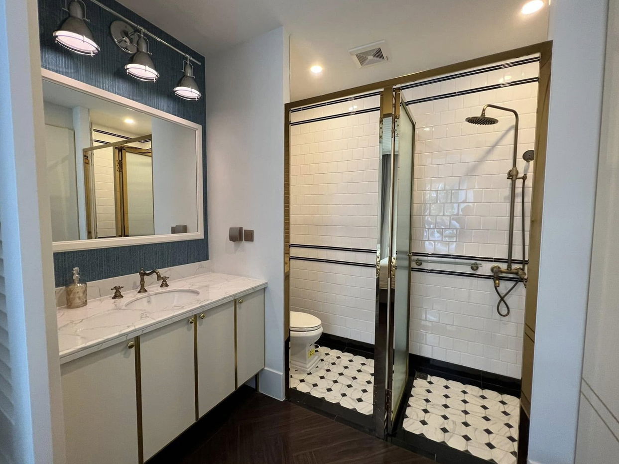 picture Grand Florida 1 Bedroom Pool View for Sale - 5/5