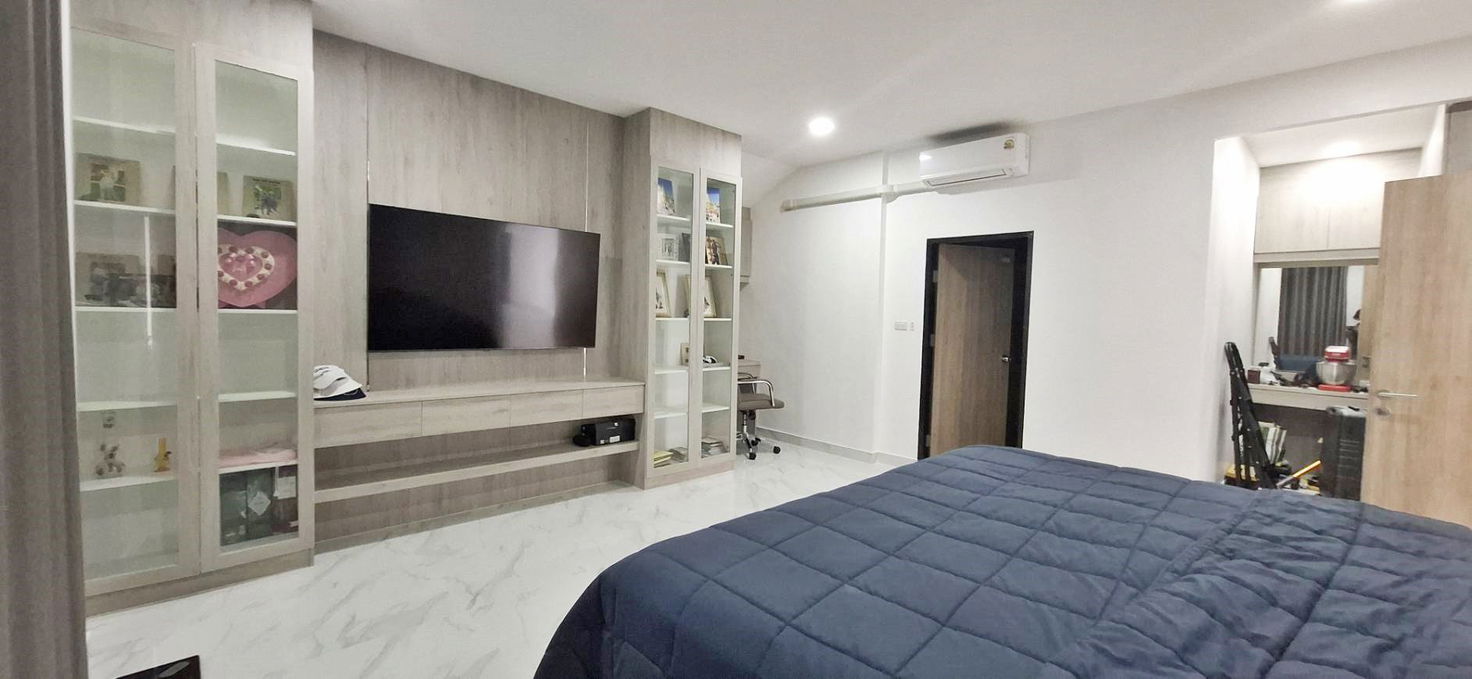 picture Mabprachan Pool Villa 4 Bedrooms for Sale - 9/16