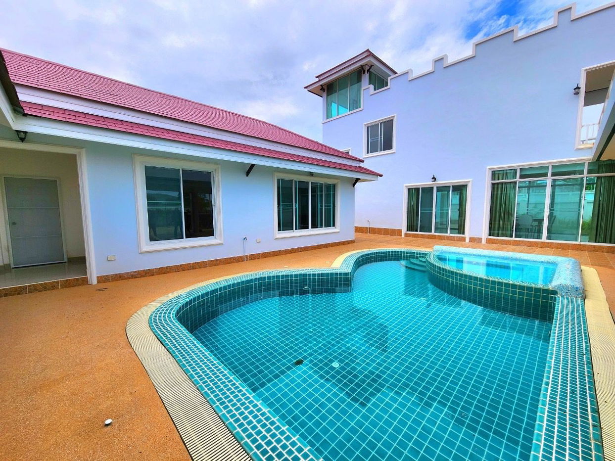 picture Luxury Pool Villa for Sale in Bang Saray - 6/20