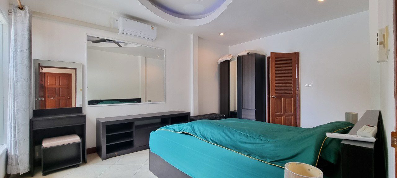 picture Pool Villa in East Pattaya for Sale - 12/17