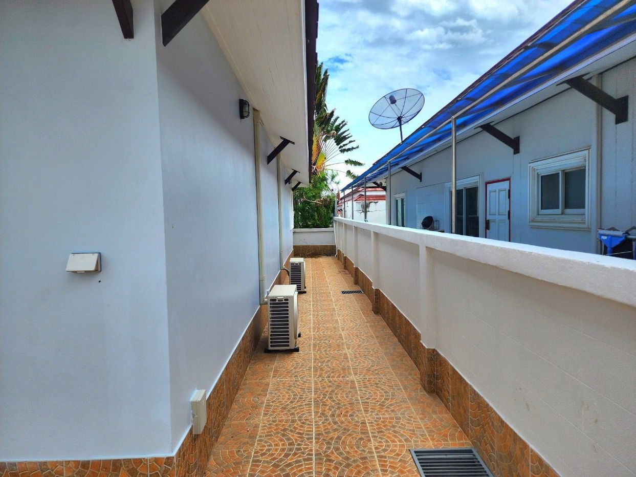 picture Luxury Pool Villa for Sale in Bang Saray - 4/20