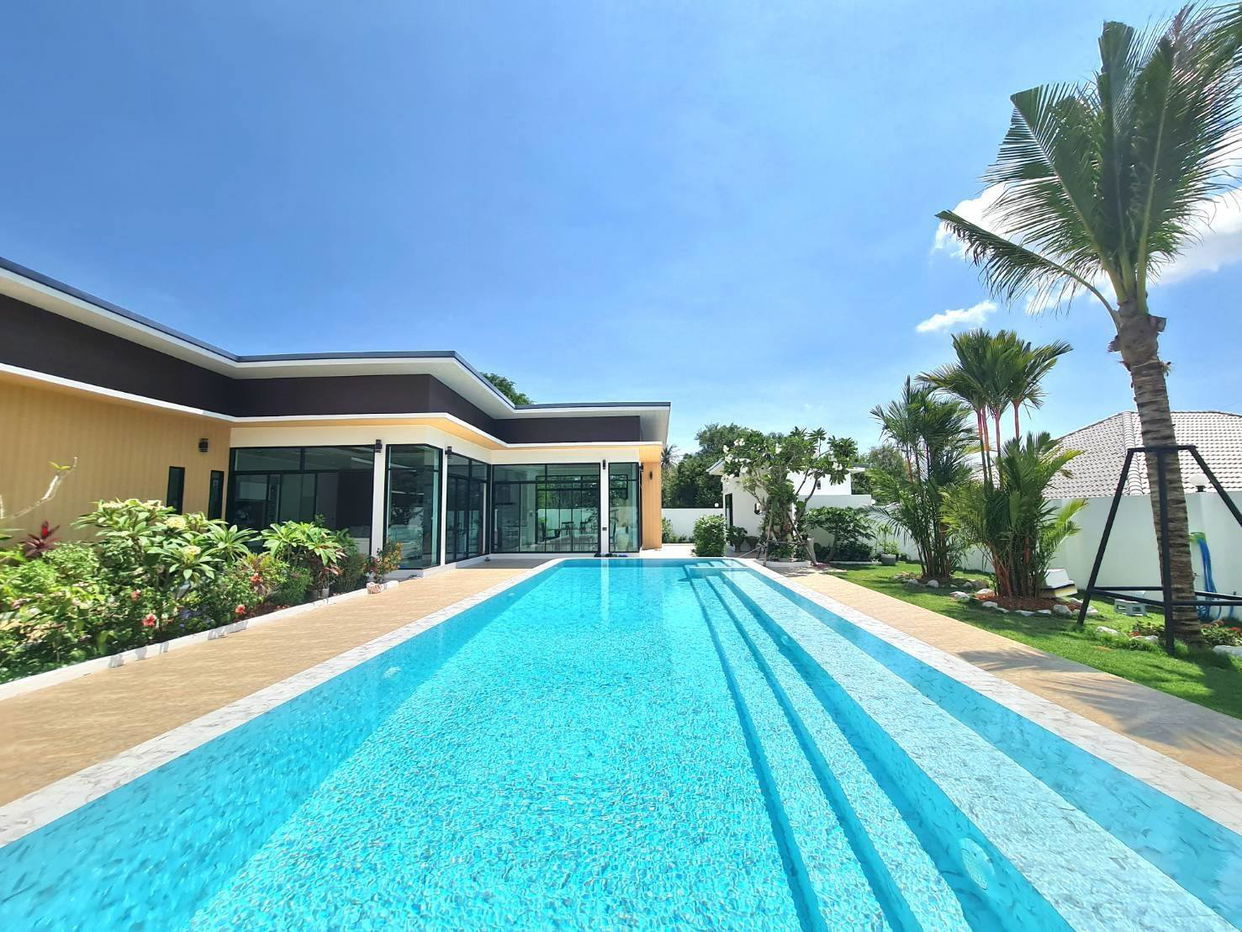 picture 3 Bedrooms Pool Villa for Sale in Bangsaray - 1/10
