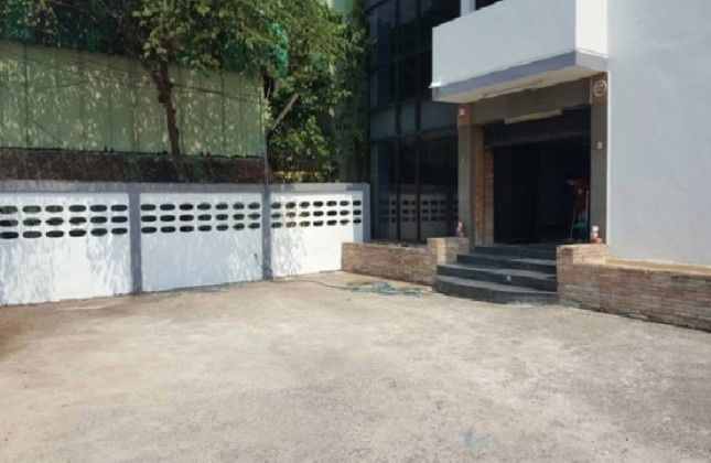 รูป ให้เช่าอาคารสำนักงาน 4 ชั้น โครงการมินิแอร์พาร์ต ออฟฟิศ พื้นที่ใช้สอย 440 ตารางเมตร  - รูปที่ 9/10