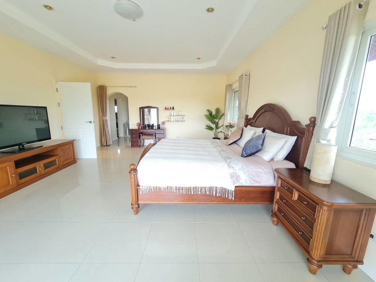 picture Pool Villa for Sale in Bangsaray - 8/10