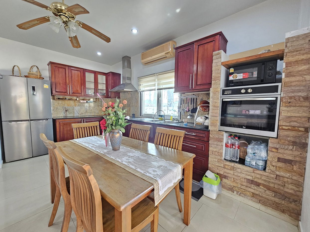 รูป วิลล่าพูล 3 ห้องนอนให้เช่าในพัทยาตะวันออก - รูปที่ 3/18