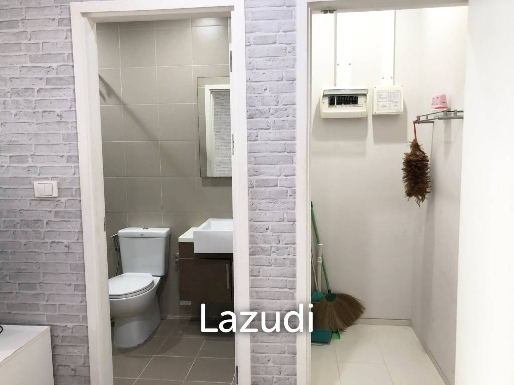 picture Elegant 1-Bedroom Condo in Hive Sathorn Khlong San - 9/11