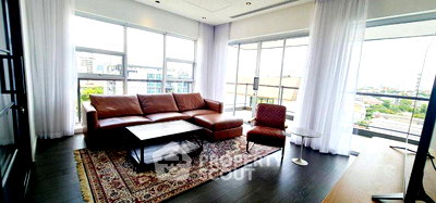 Condos for rent BTS Ekkamai : 4-BR Condo at Penthouse Condominium 3 near BTS Ekkamai (ID 1065678)