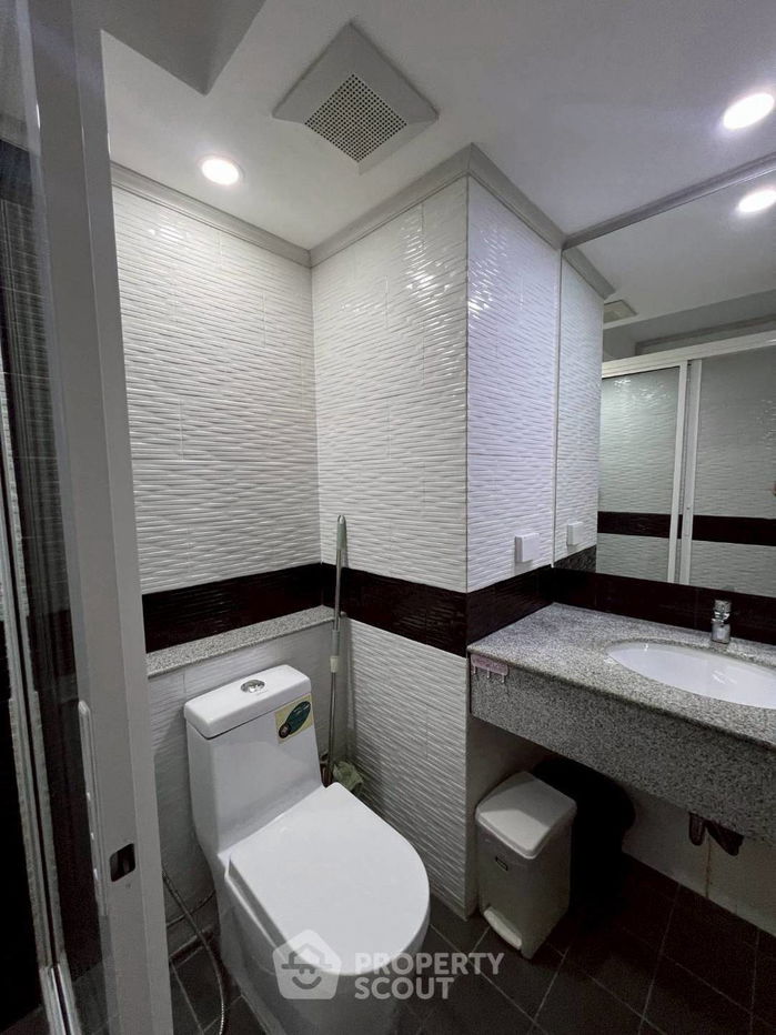 picture 1-BR Condo at Siam Oriental Tropical Garden close to Phratamnak (ID 2463281) - 9/11