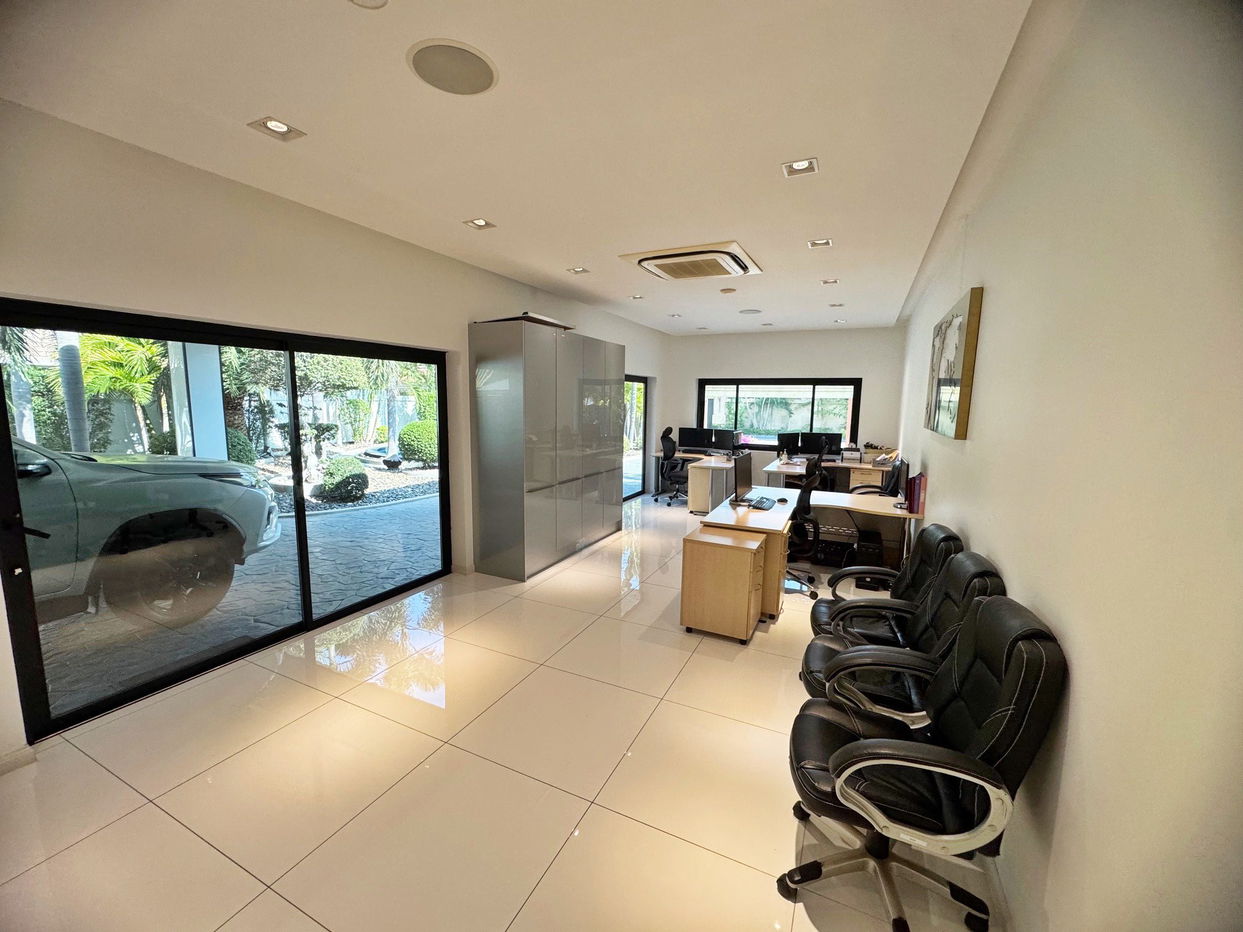 picture 6 Bedrooms Pool Villa in Jomtien for Sale - 2/16